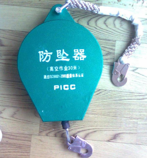 成華防墜器鋼絲繩采用的是航空專(zhuān)用鋼絲繩